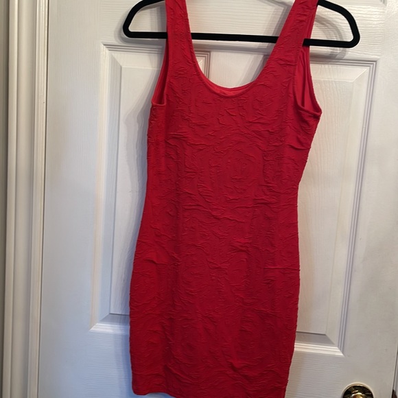 FOREVER 21 RED TEXTURED BODYCON DRESS - Picture 4 of 10